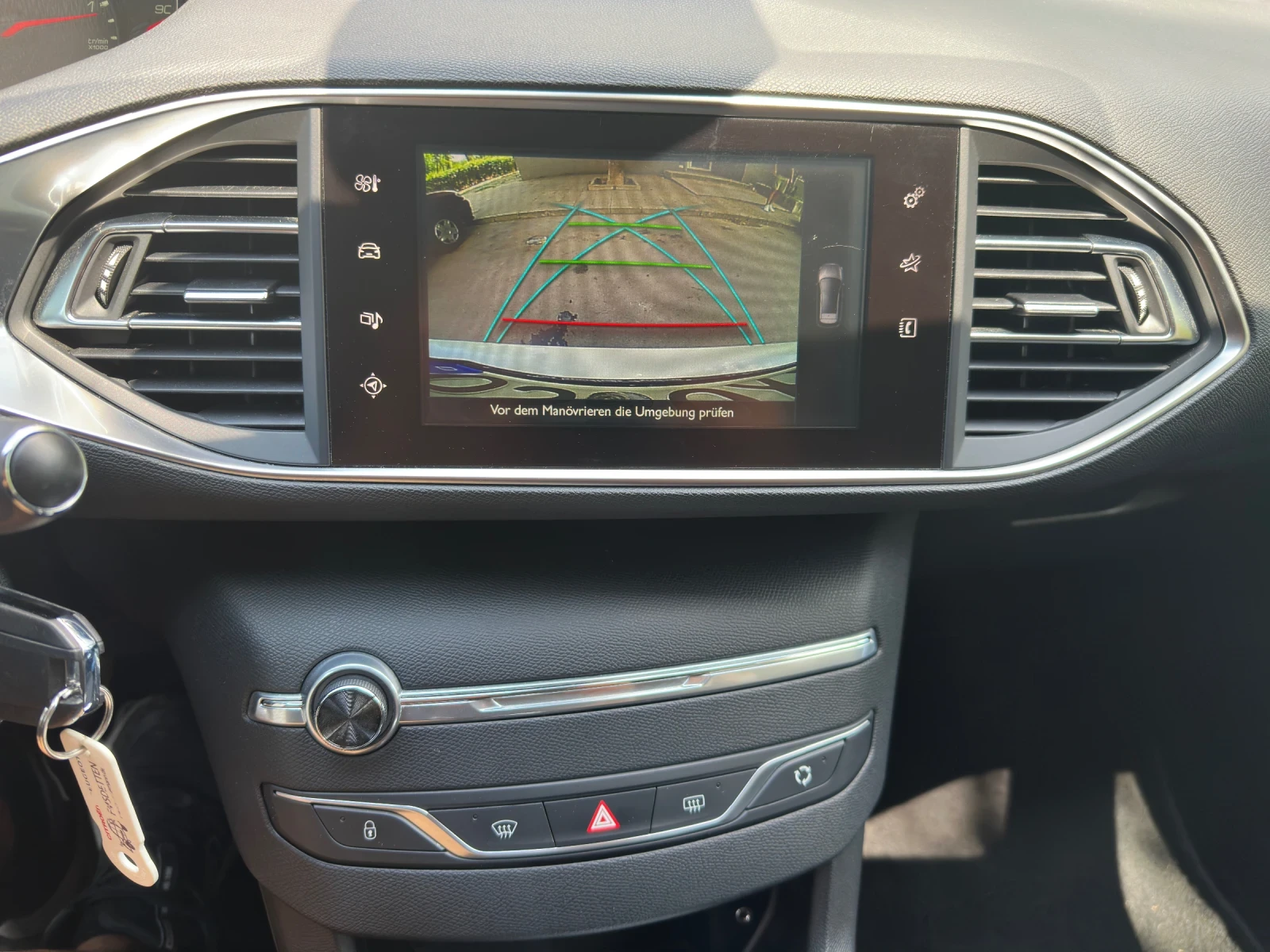Peugeot 308 1.6HDI Камера/Автопилот/Климатроник/Парктроник, снимка 11 - Автомобили и джипове - 55389215