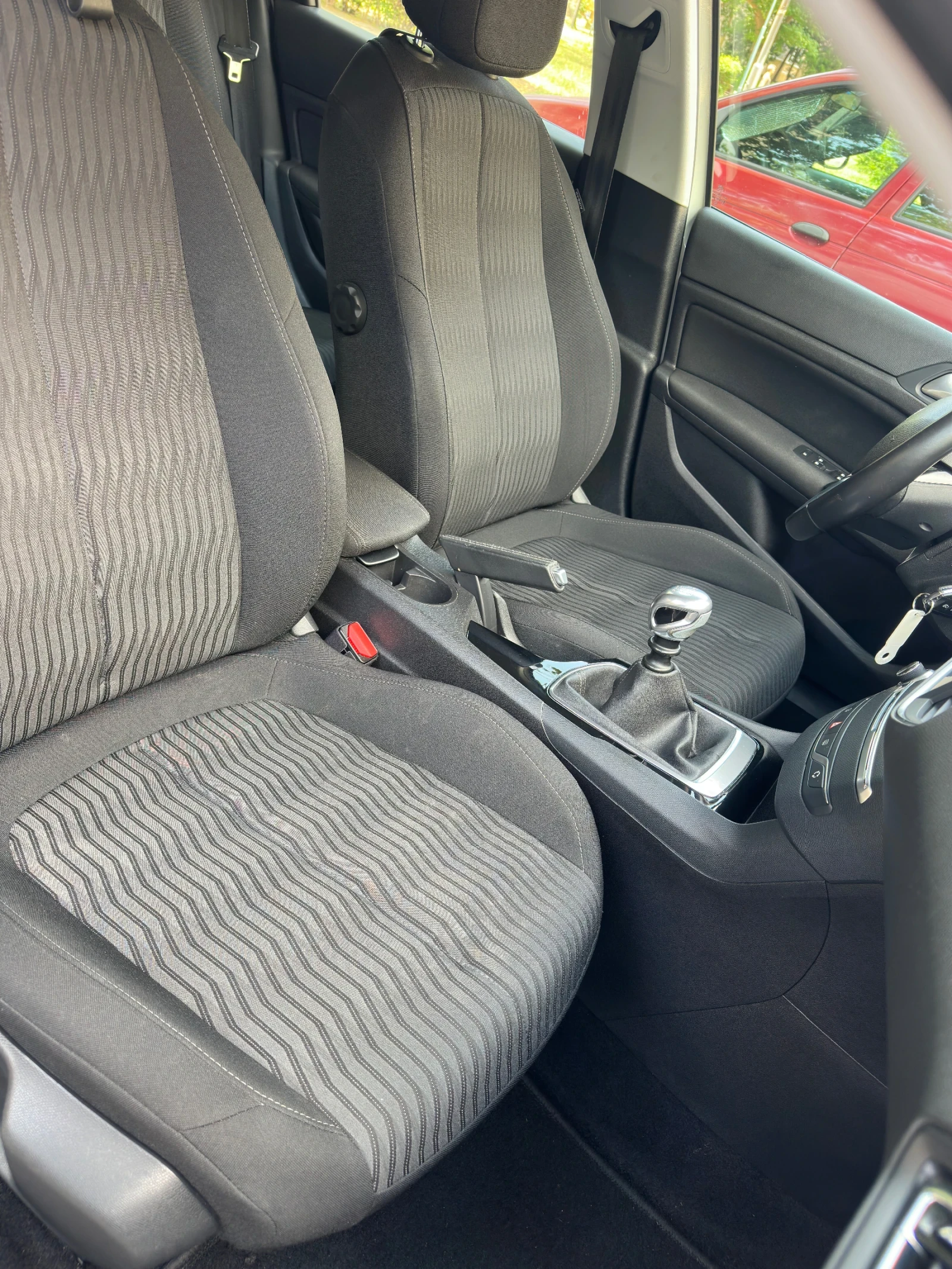Peugeot 308 1.6HDI Камера/Автопилот/Климатроник/Парктроник, снимка 13 - Автомобили и джипове - 55389215
