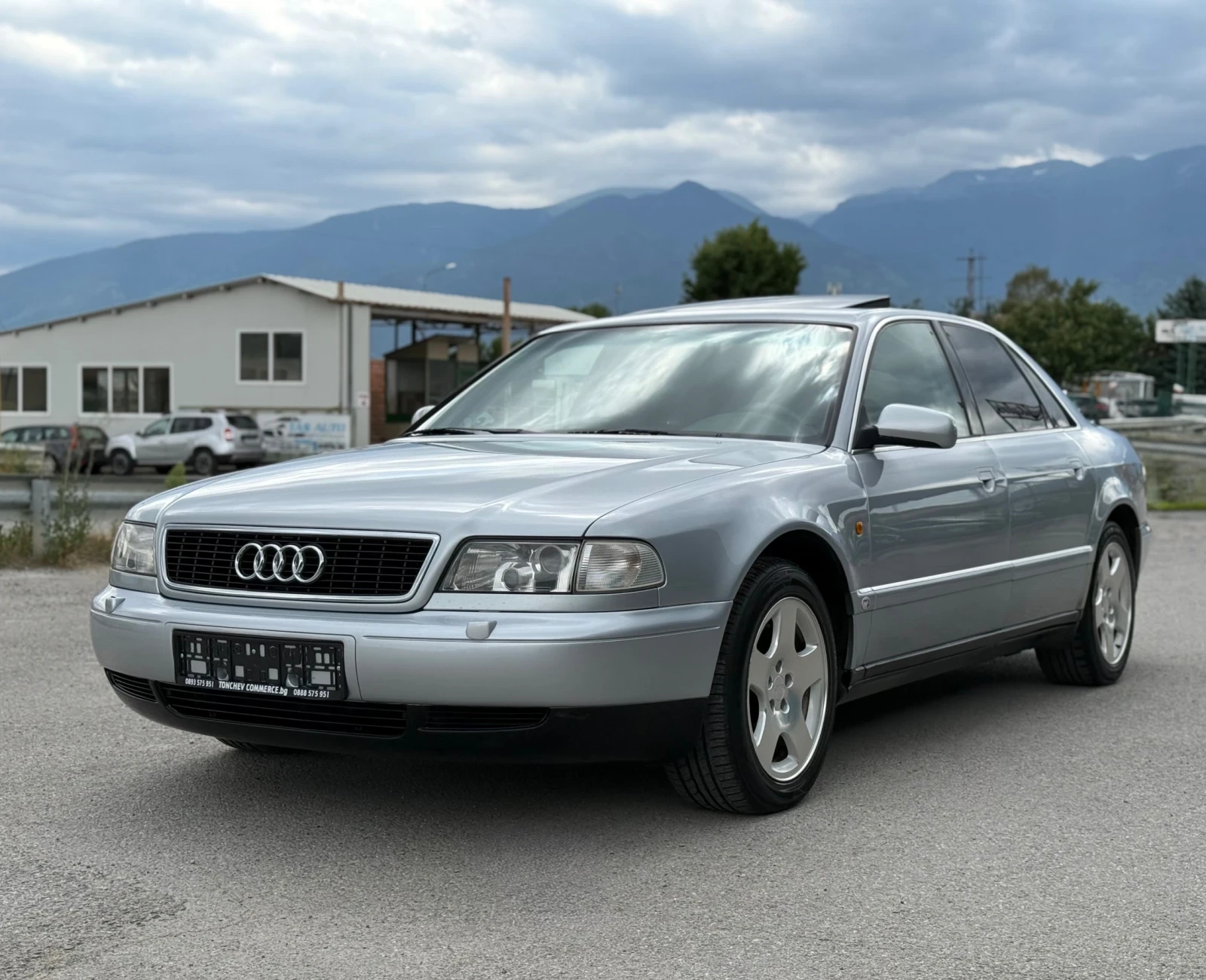 Audi A8 176.000км-ОРИГИНАЛНИ-КАТО ЧИСТО НОВА-УНИКАТ-УНИКАТ, снимка 3 - Автомобили и джипове - 55404395