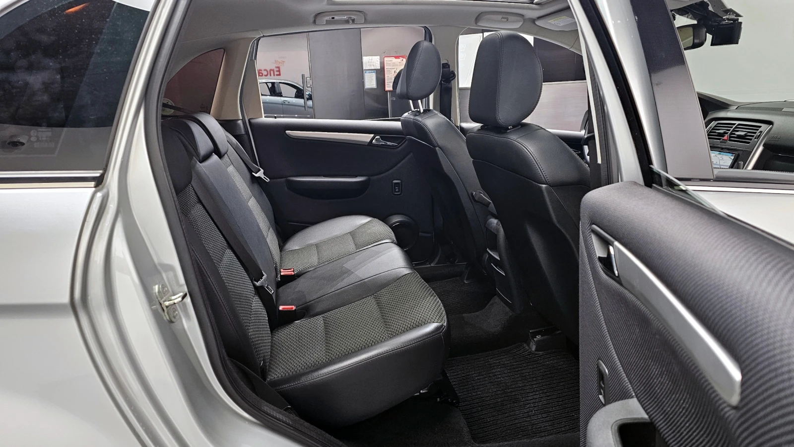 Mercedes-Benz B 200 ЛЮК* КРАЙНА ЦЕНА, снимка 12 - Автомобили и джипове - 55496186