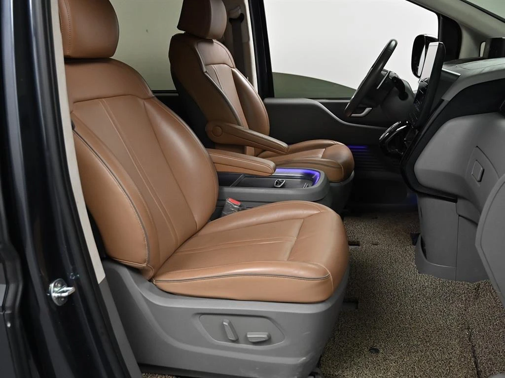 Hyundai Staria Lounge Inspiration | 4WD | 9 места | 360  | Вентил, снимка 8 - Автомобили и джипове - 55826719