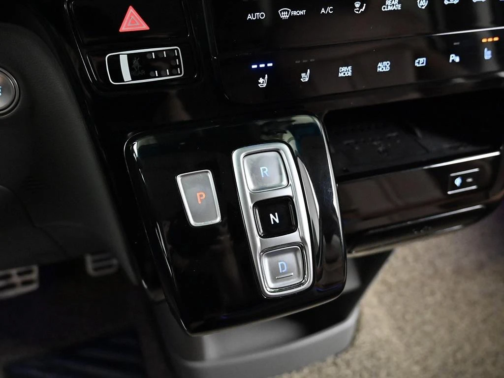 Hyundai Staria Lounge Inspiration | 4WD | 9 места | 360  | Вентил, снимка 7 - Автомобили и джипове - 55826719
