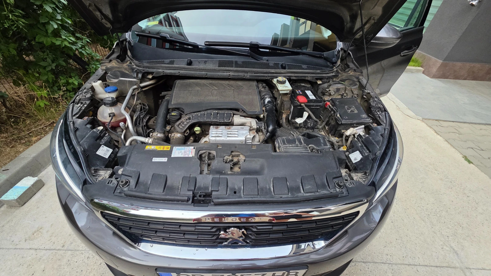 Peugeot 308 1.2 PureTech Active | Пълно сервизно досие в СФА, снимка 9 - Автомобили и джипове - 55879456