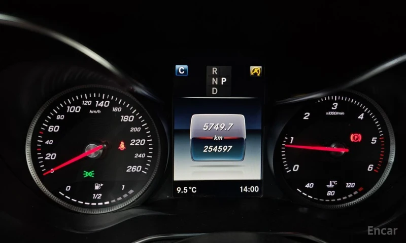 Mercedes-Benz GLC 220, снимка 8 - Автомобили и джипове - 52962173