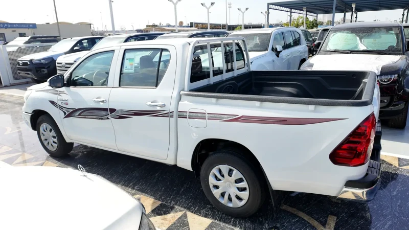 Toyota Hilux, снимка 3 - Автомобили и джипове - 53106432