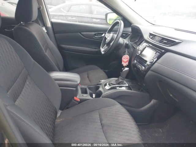 Nissan Rogue SV, снимка 7 - Автомобили и джипове - 47507691