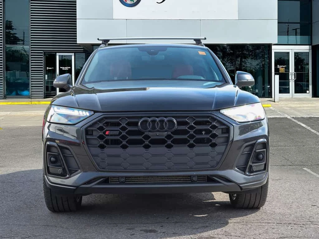 Audi SQ5 * 3.0T Technik quattro 8sp Tiptronic * CARFAX * ЦЕ, снимка 2 - Автомобили и джипове - 53938036