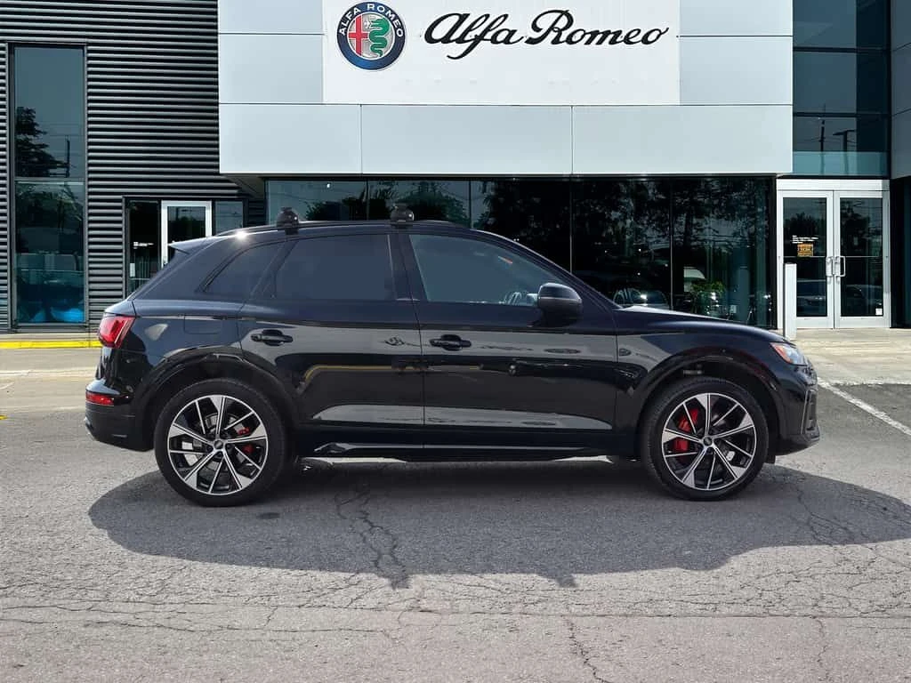 Audi SQ5 * 3.0T Technik quattro 8sp Tiptronic * CARFAX * ЦЕ, снимка 4 - Автомобили и джипове - 53938036