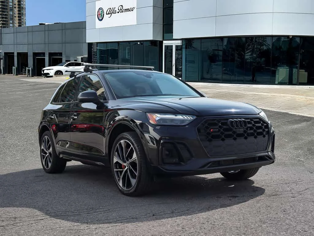 Audi SQ5 * 3.0T Technik quattro 8sp Tiptronic * CARFAX * ЦЕ, снимка 3 - Автомобили и джипове - 53938036