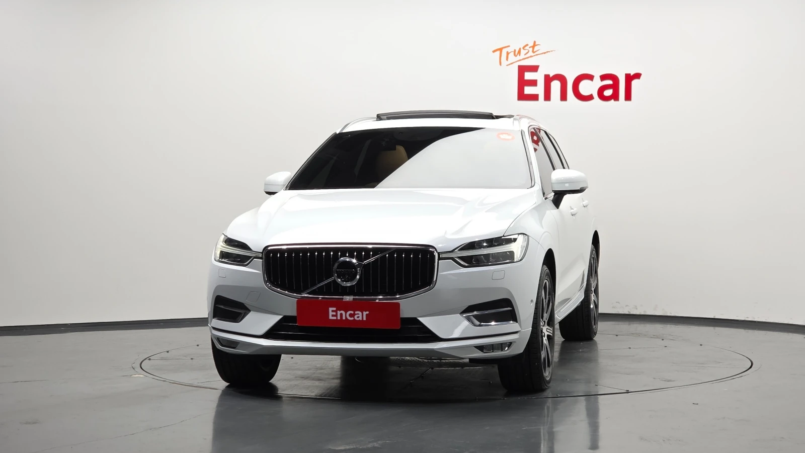Volvo XC60 D5* Inscription* Navi* Camera* Pano, снимка 2 - Автомобили и джипове - 55283954
