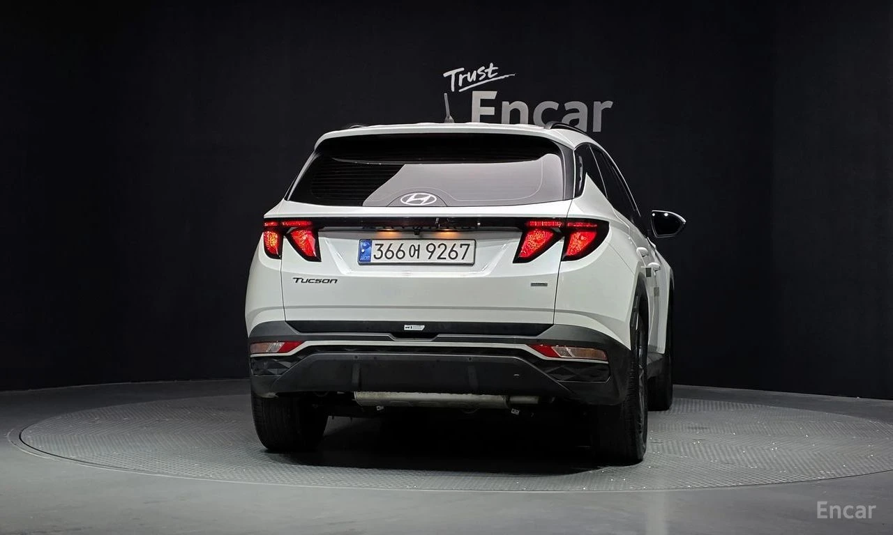 Hyundai Tucson 1.6T Premium* DISTRONIC* ПОДГРЕВ* ОБДУХВАНЕ* , снимка 4 - Автомобили и джипове - 55466460