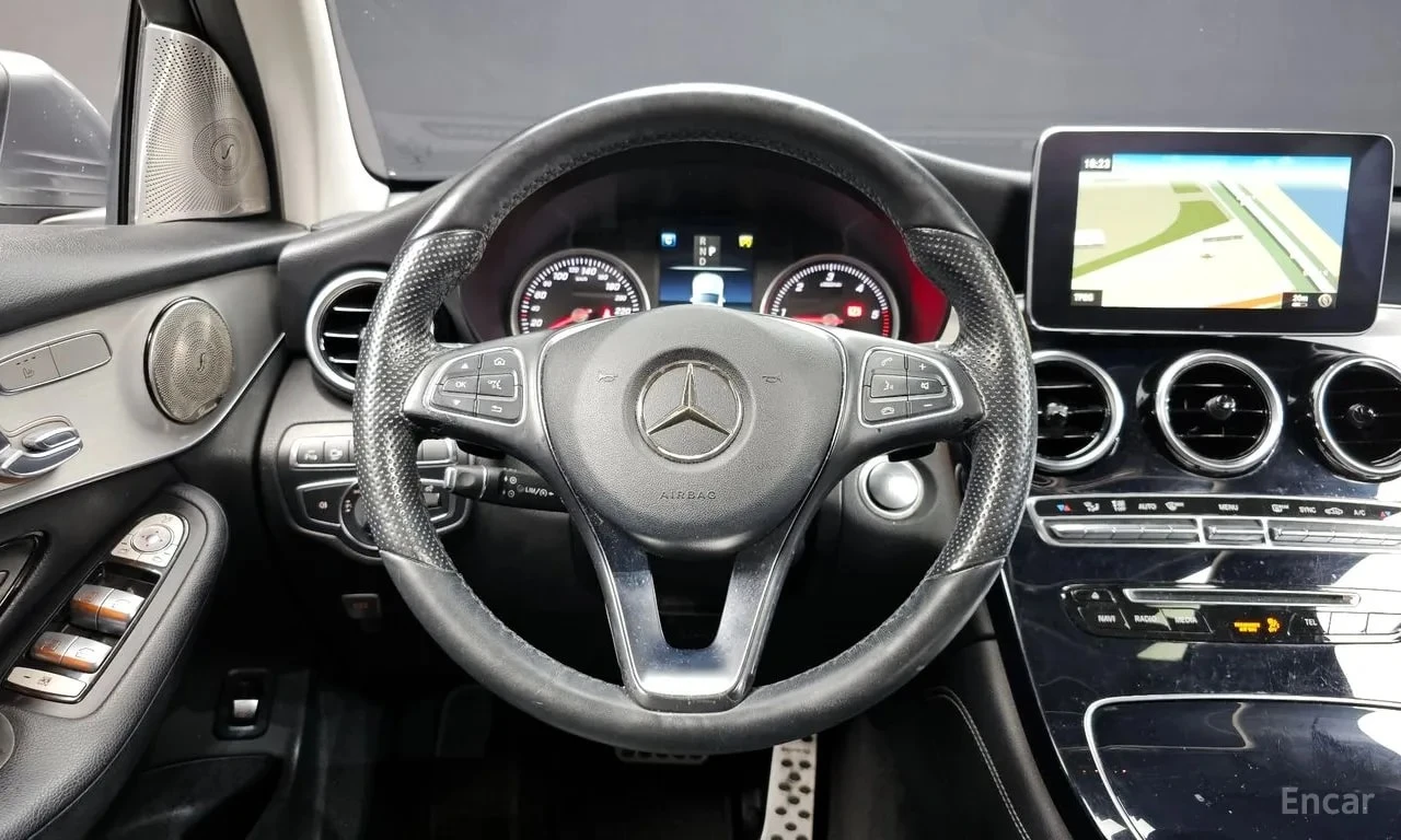 Mercedes-Benz GLC 220 d 4MATIC Coupe/360 КАМ /ПОДГРЕВ/ШИБЕДАХ, снимка 13 - Автомобили и джипове - 56145311