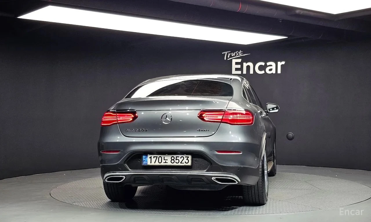 Mercedes-Benz GLC 220 d 4MATIC Coupe/360 КАМ /ПОДГРЕВ/ШИБЕДАХ, снимка 4 - Автомобили и джипове - 56145311