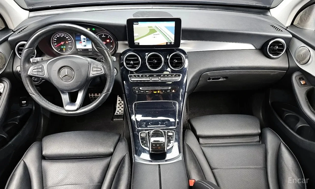 Mercedes-Benz GLC 220 d 4MATIC Coupe/360 КАМ /ПОДГРЕВ/ШИБЕДАХ, снимка 7 - Автомобили и джипове - 56145311