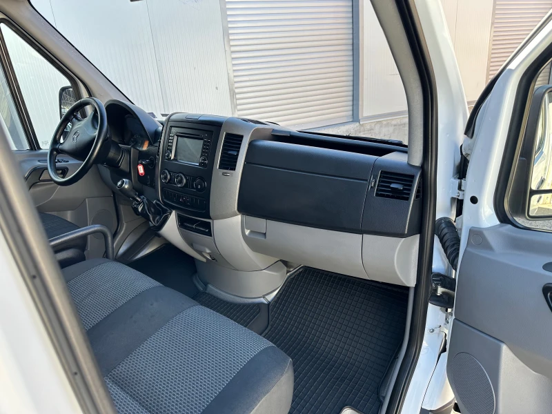 Mercedes-Benz Sprinter 519 V6 3.0куб Хладилен, снимка 9 - Бусове и автобуси - 47655692