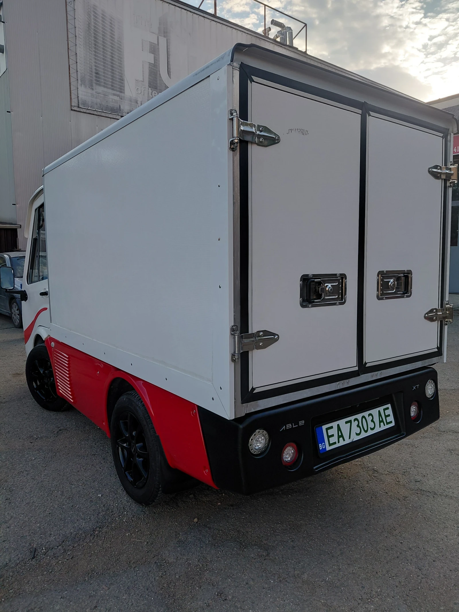 Trail Mobil Tropos motors, снимка 2 - Камиони - 54655374