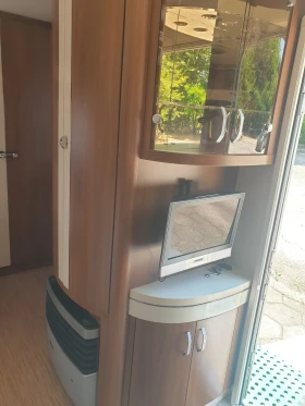 Каравана Hobby Екселент, снимка 12