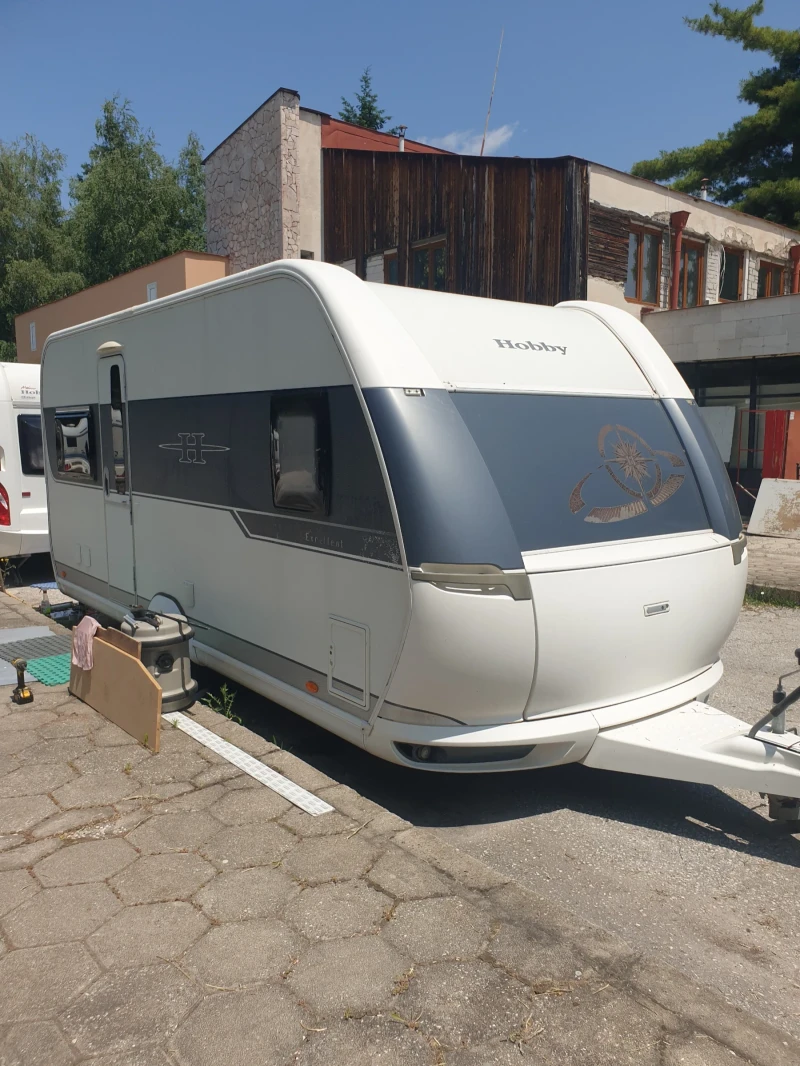 Каравана Hobby Екселент, снимка 3 - Каравани и кемпери - 52338660