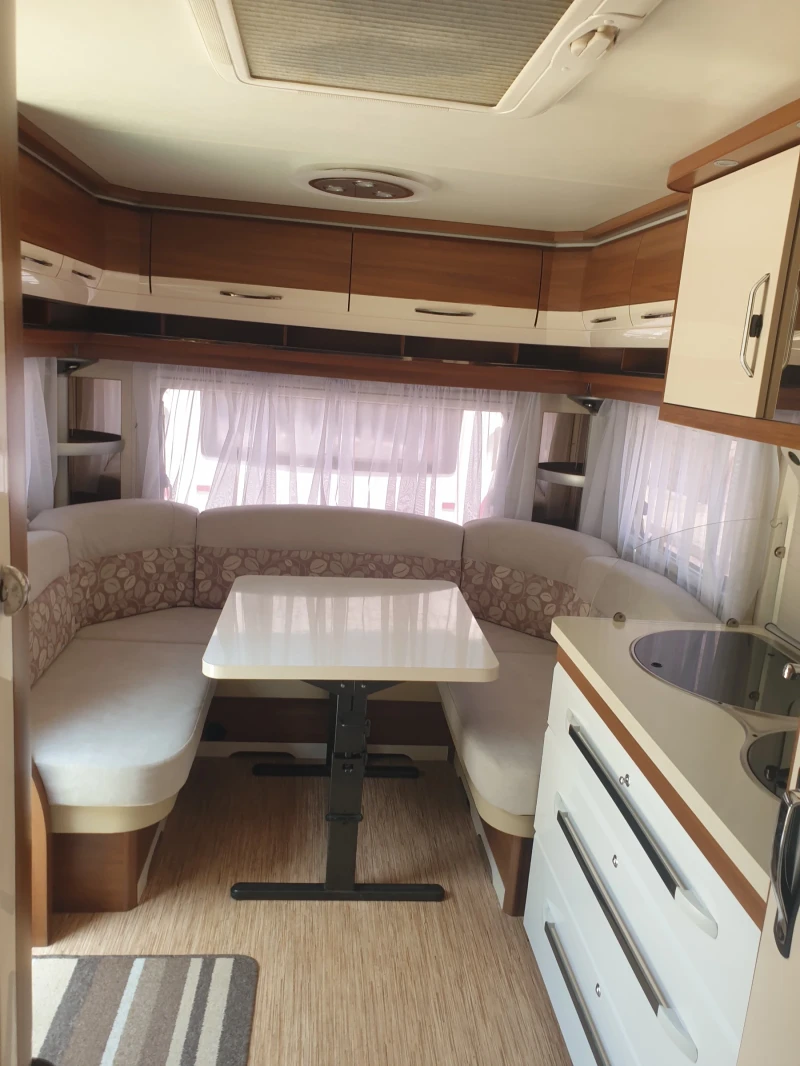 Каравана Hobby Екселент, снимка 11 - Каравани и кемпери - 52338660