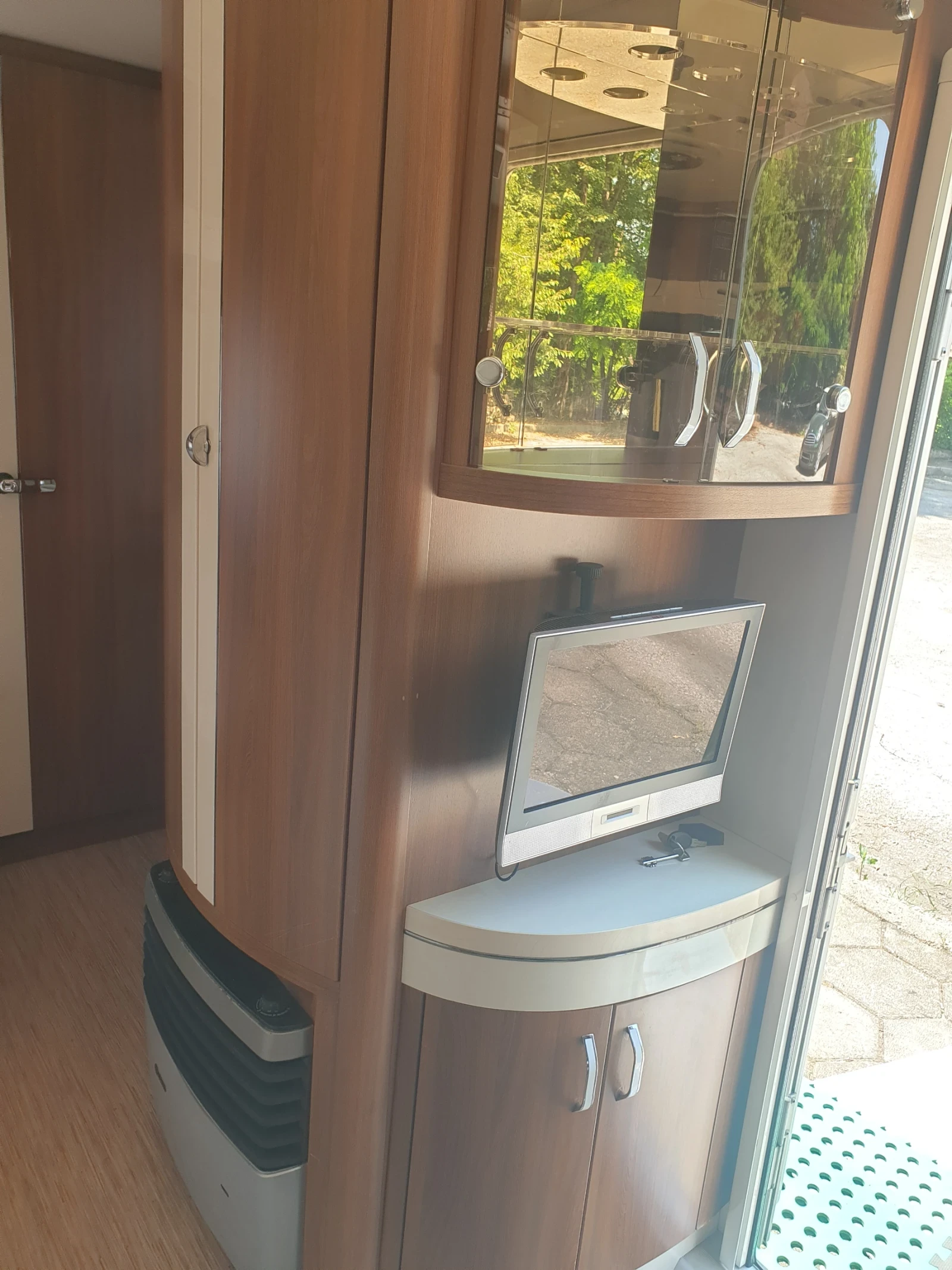  Hobby  | Mobile.bg   12