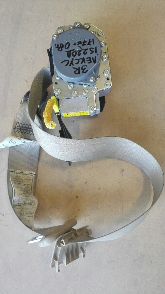 Колан заден десен Лексус IS220