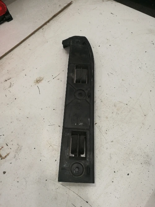 Водач предна броня ляв Фолксваген Бора 2.3Б