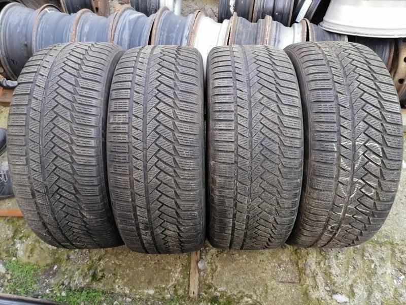 Гуми Зимни 245/45R18, снимка 1 - Гуми и джанти - 31528612