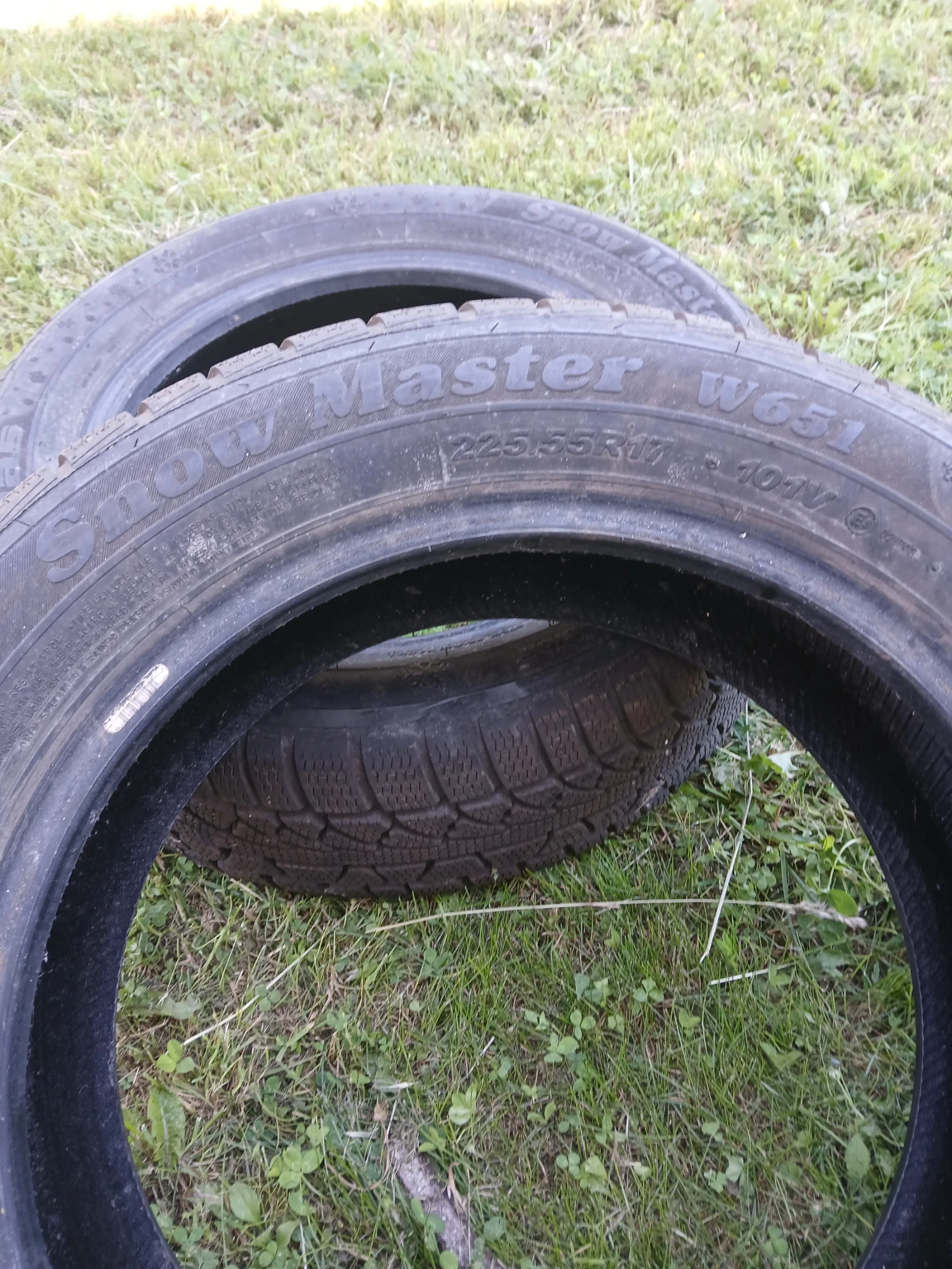 Гуми Зимни 225/55R17, снимка 4 - Гуми и джанти - 54911717