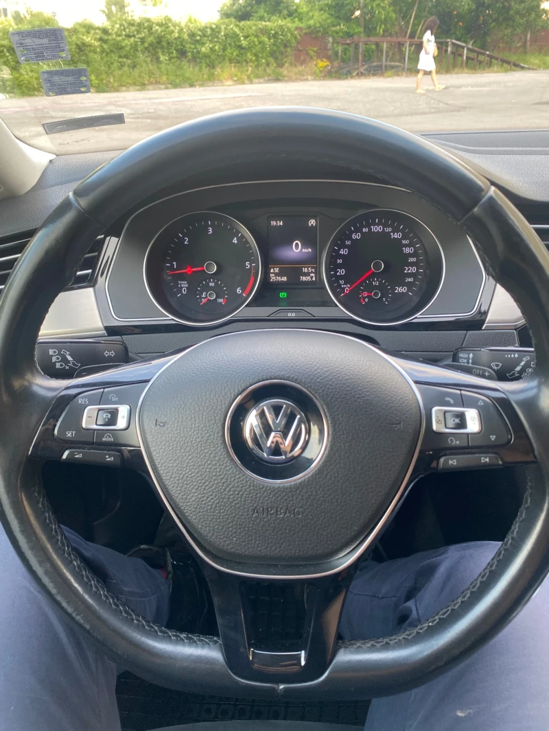 VW Passat, снимка 10 - Автомобили и джипове - 50620633