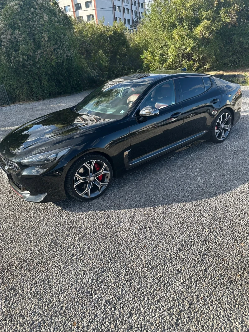 Kia Stinger 3.3T AWD GT   370 к.с.