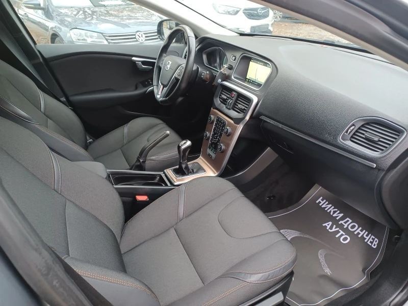Volvo V40 Cross Country 2.0-120ps.NAVI!! DISTRONIC!XENON-LED!PODGREV FULL!, снимка 8 - Автомобили и джипове - 52310777