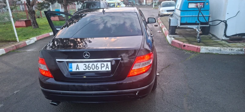 Mercedes-Benz C 220 2.2 CDI, снимка 3 - Автомобили и джипове - 53035817