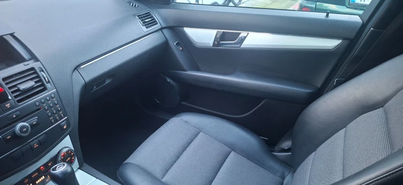 Mercedes-Benz C 220 2.2 CDI, снимка 13 - Автомобили и джипове - 53035817