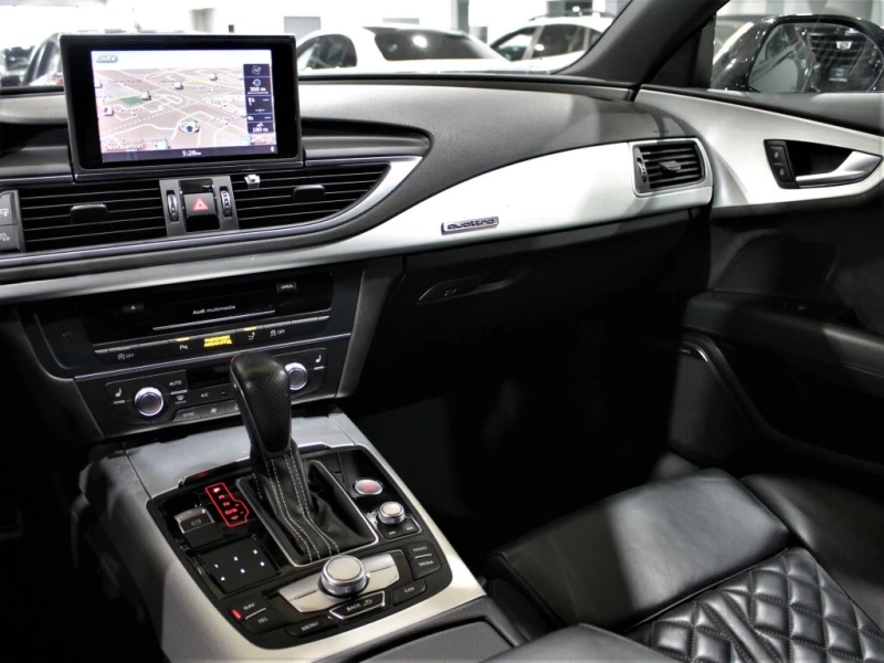 Audi A7 * S LINE TECHNIK PKG 20 Alloys No Accidents Diamon, снимка 13 - Автомобили и джипове - 53044379