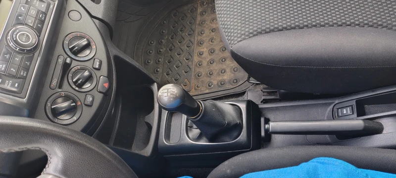 Nissan Note, снимка 8 - Автомобили и джипове - 53285690