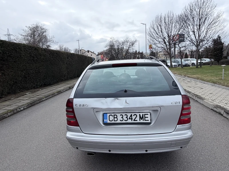 Mercedes-Benz C 220 Автоматик авангард , снимка 5 - Автомобили и джипове - 53297138