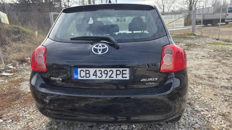 Toyota Auris 1.6, снимка 3 - Автомобили и джипове - 53454470