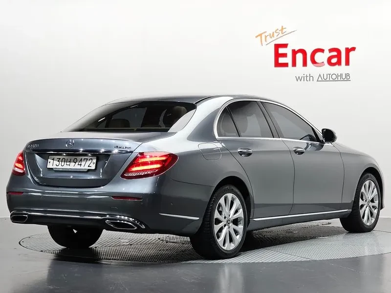 Mercedes-Benz E 220 CDI Avantgarde - САМО 30% АВАНС!, снимка 2 - Автомобили и джипове - 55441742