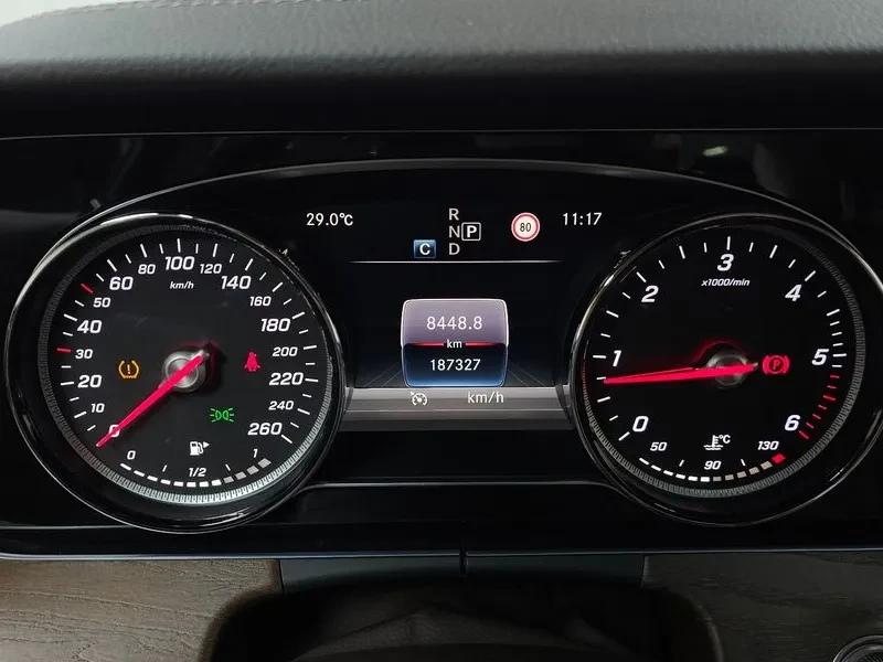 Mercedes-Benz E 220 CDI Avantgarde - САМО 30% АВАНС!, снимка 8 - Автомобили и джипове - 55441742