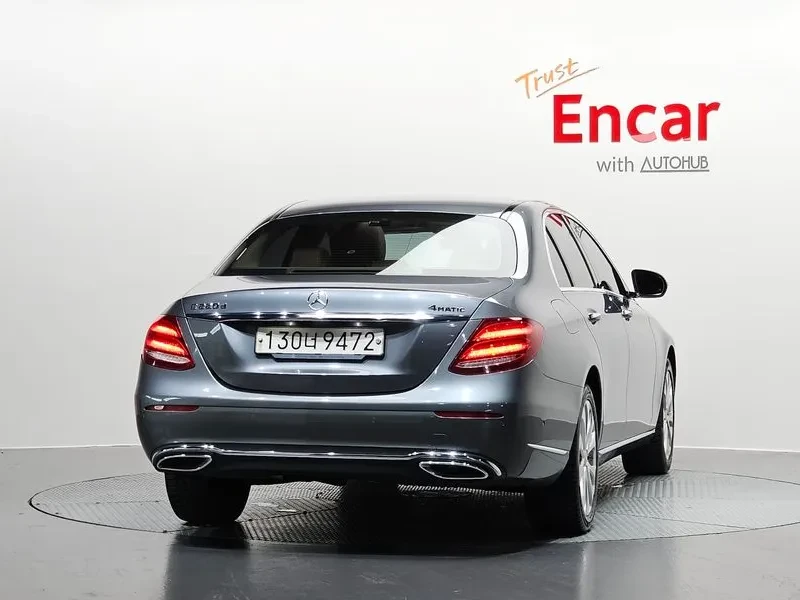 Mercedes-Benz E 220 CDI Avantgarde - САМО 30% АВАНС!, снимка 4 - Автомобили и джипове - 55441742