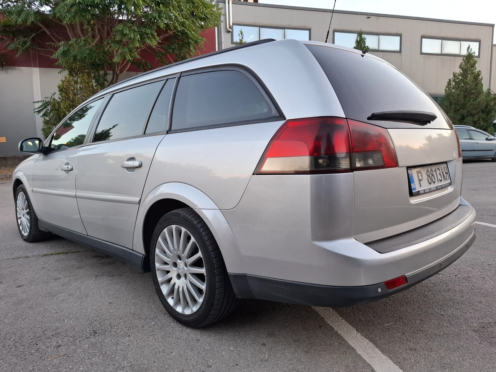 Opel Vectra 1.9CDTi 150hp * АВТОМАТИК * НАВИ * РЕГИСТРИРАН *  - изображение 4