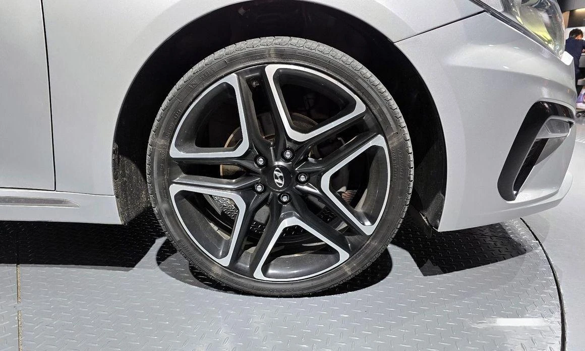 Kia K5  - изображение 5