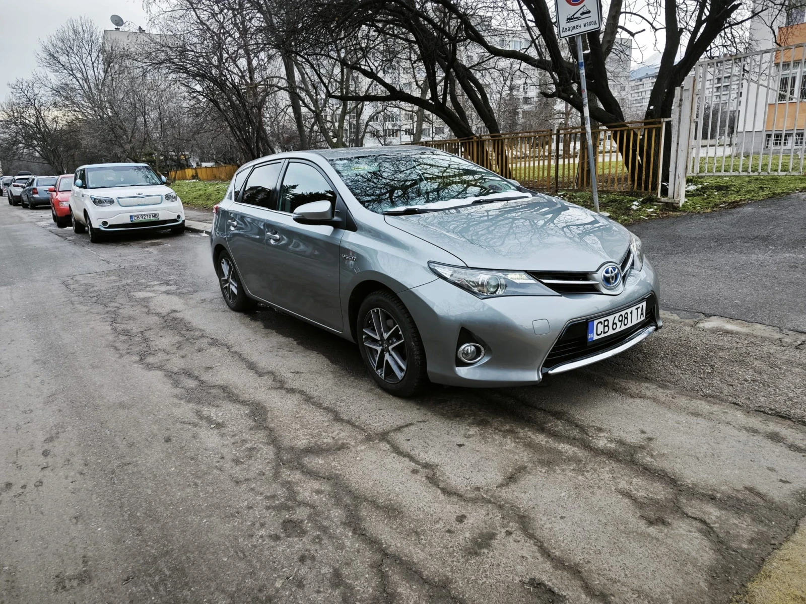 Toyota Auris, снимка 3 - Автомобили и джипове - 53823051