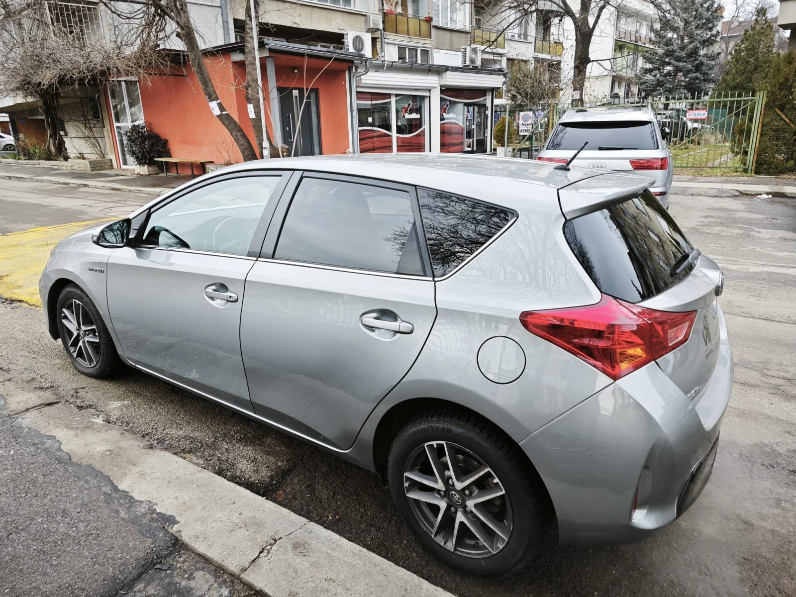 Toyota Auris, снимка 6 - Автомобили и джипове - 53823051