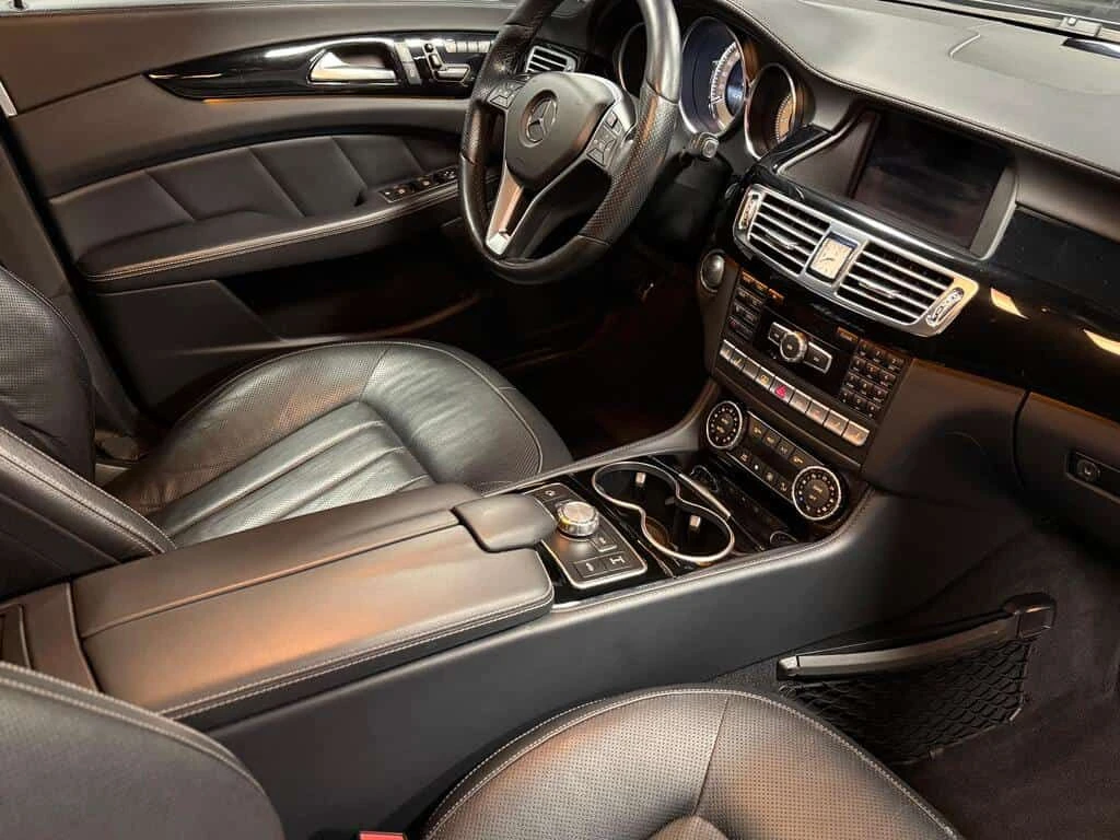 Mercedes-Benz CLS 550 /MASSAGE SEATS/PIANO BLACK TRIM/ ЦЕНА ДО БЪЛГАРИЯ , снимка 7 - Автомобили и джипове - 54126399