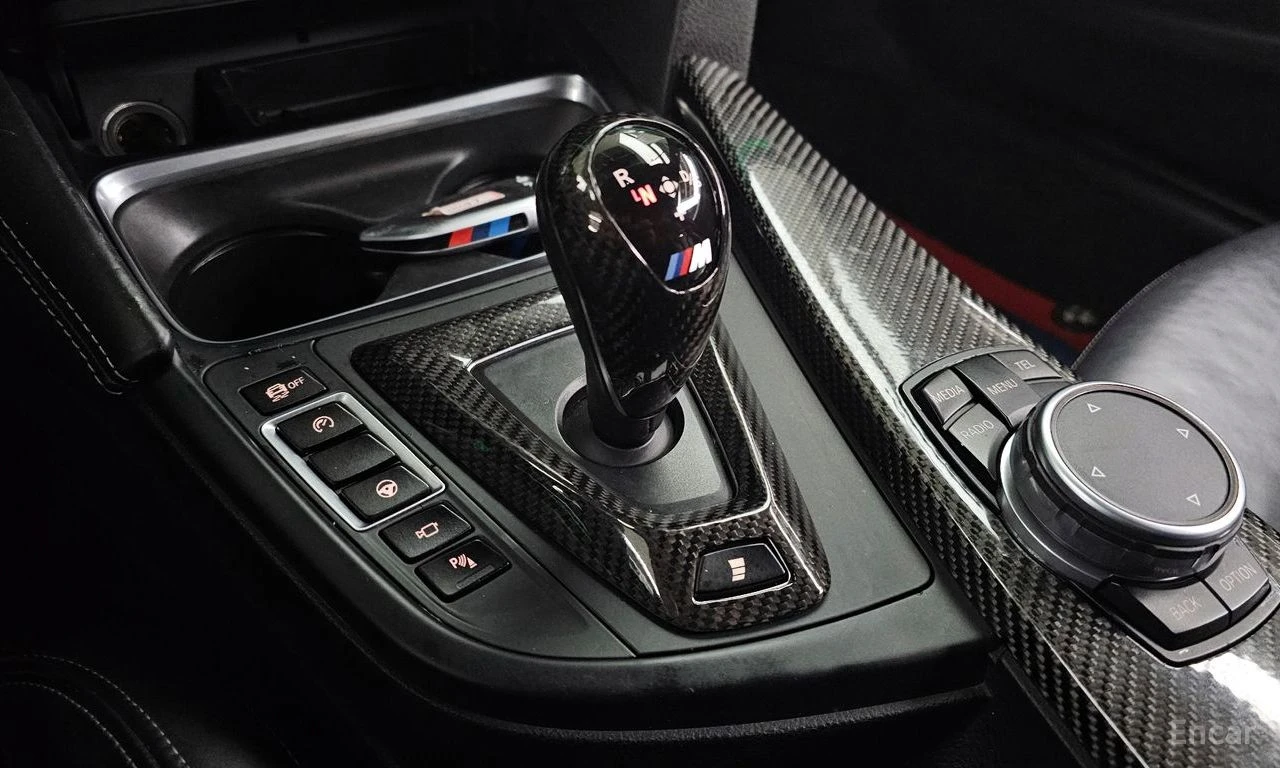 BMW M4 COUPE* КОЖА* ПОДГРЕВ* НАВИ* HARMAN* CAMERA* HUD, снимка 9 - Автомобили и джипове - 54667844