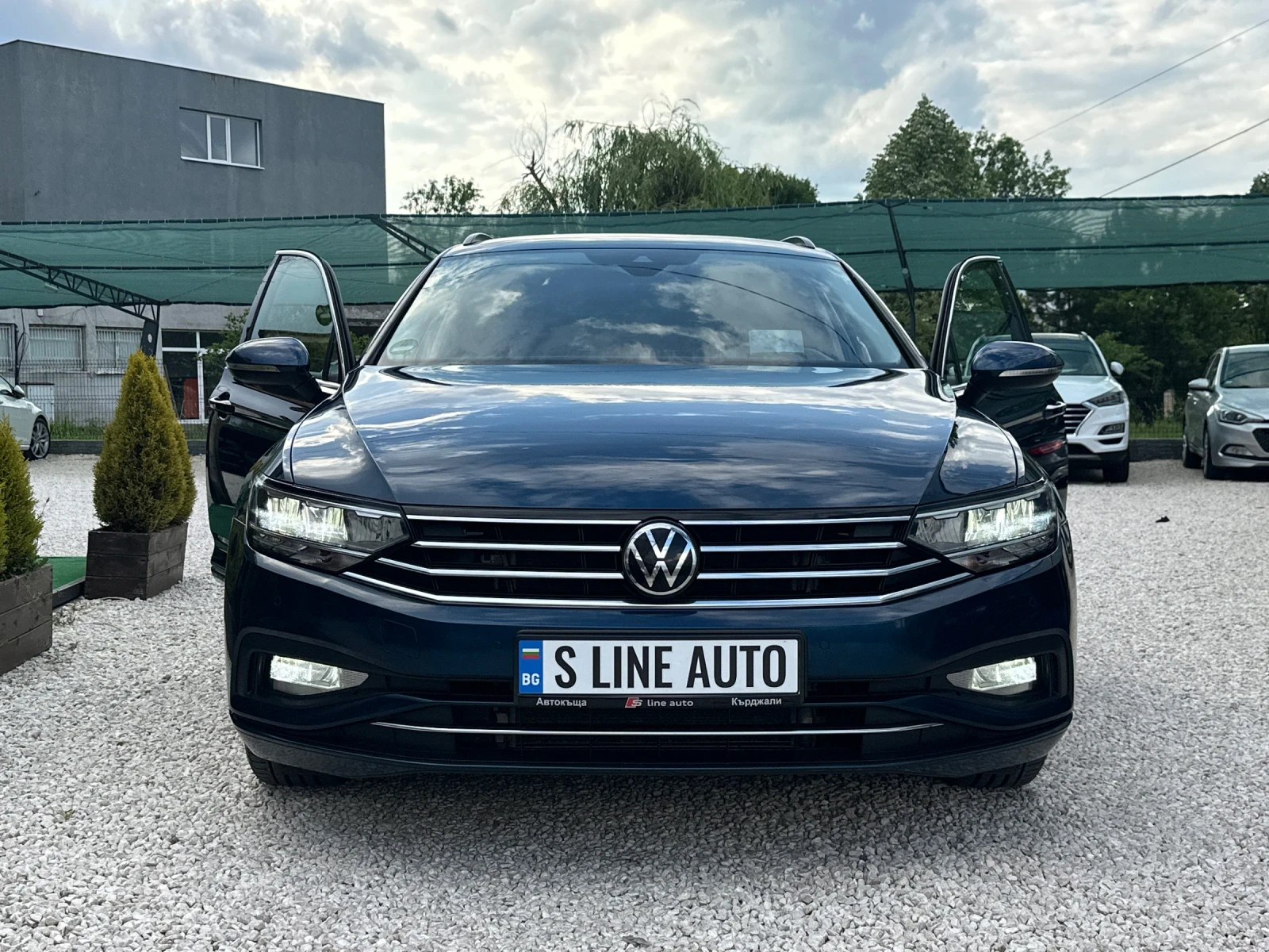 VW Passat Business* 2.0tdi* DSG* Head-up* Led* , снимка 3 - Автомобили и джипове - 54742437
