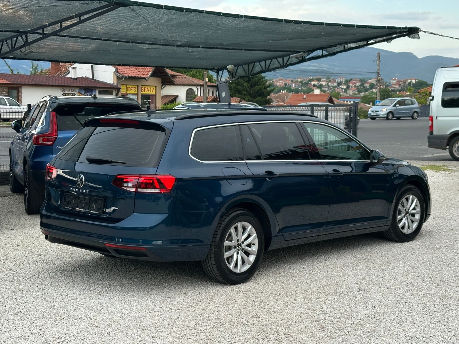 VW Passat Business* 2.0tdi* DSG* Head-up* Led* , снимка 5 - Автомобили и джипове - 54742437