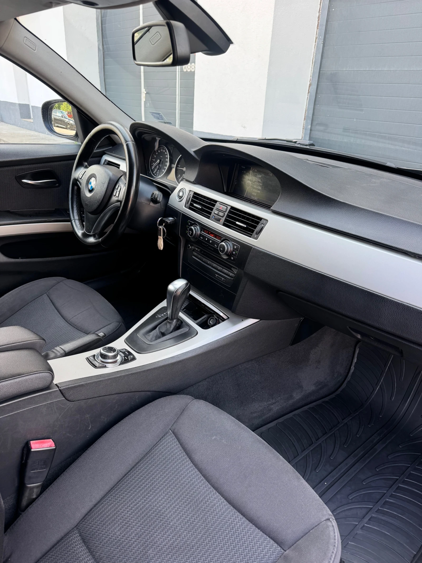 BMW 320 Cic Navi.Xenone.Automat., снимка 10 - Автомобили и джипове - 55148498