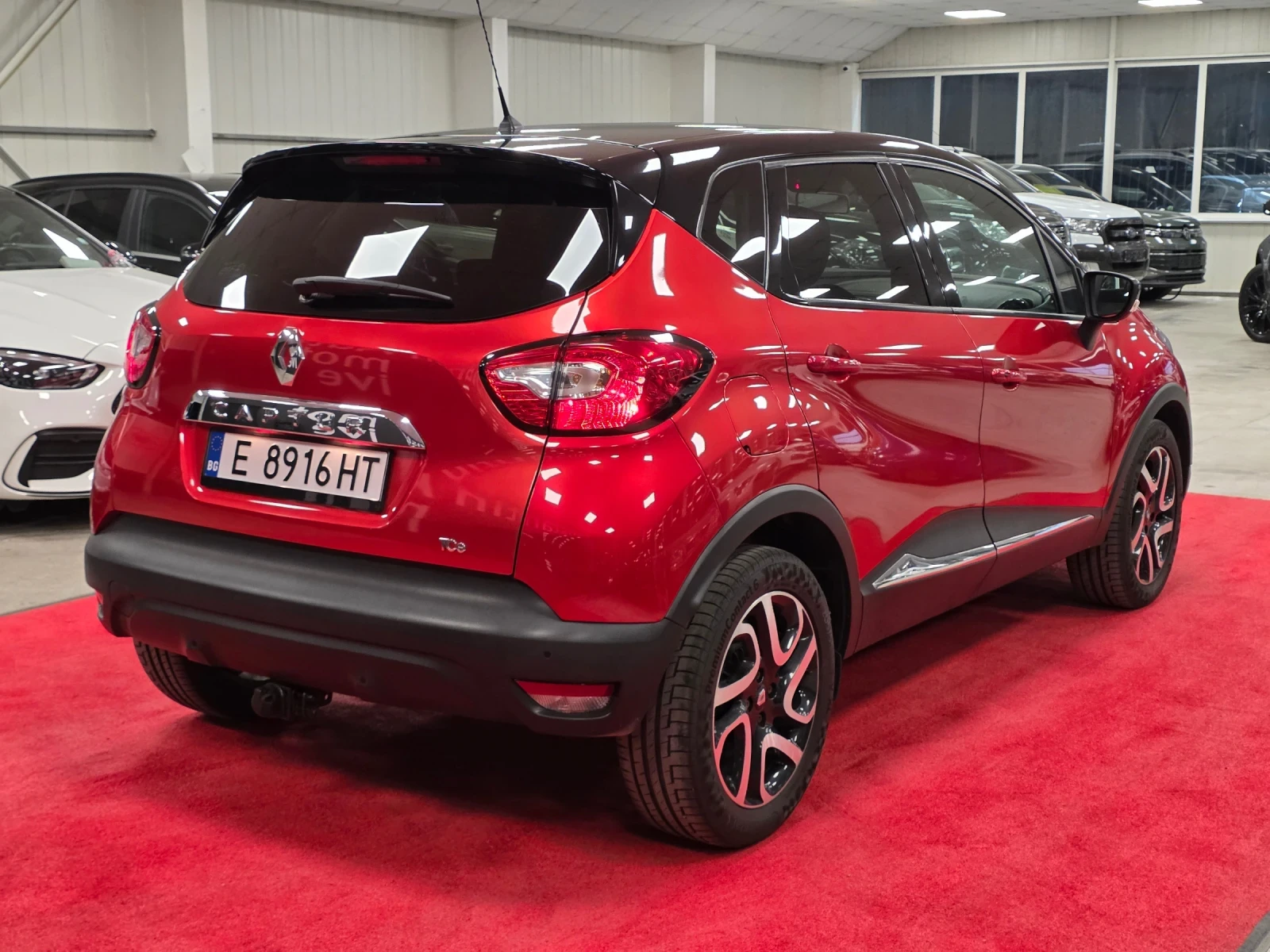 Renault Captur 1.2 TCe | Automatic | Напълно обслужен, снимка 11 - Автомобили и джипове - 55429148